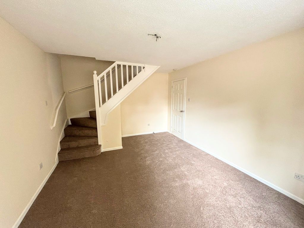 Property photo 3 of 7 Photo 7