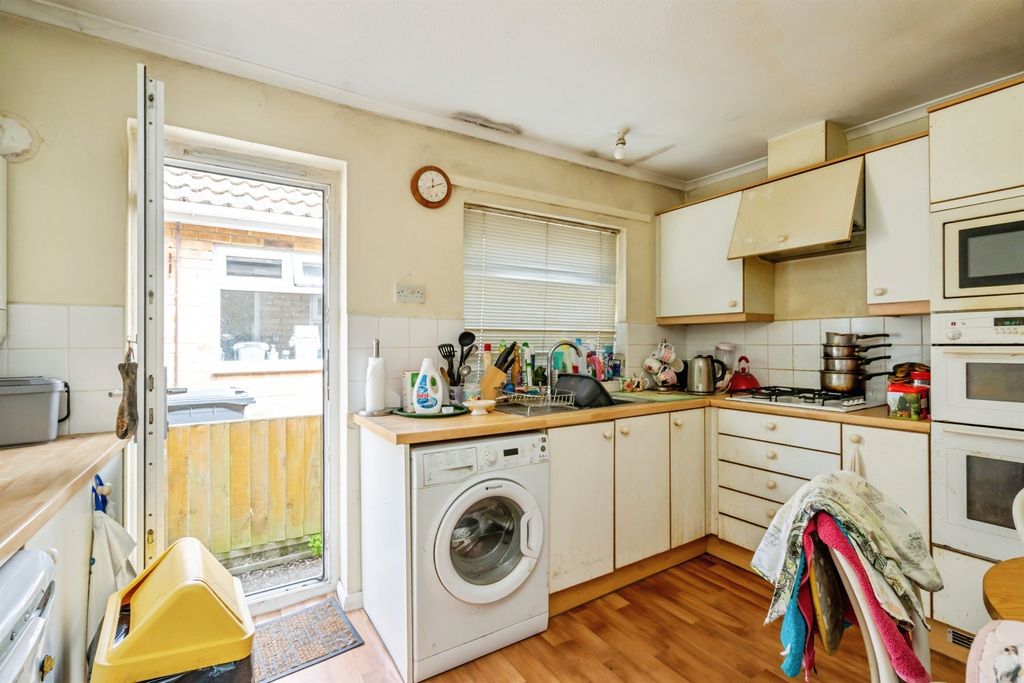 Property photo 3 of 11