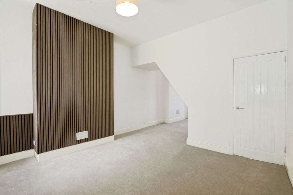 Property photo 3 of 20 Pbox-Img.Jpg