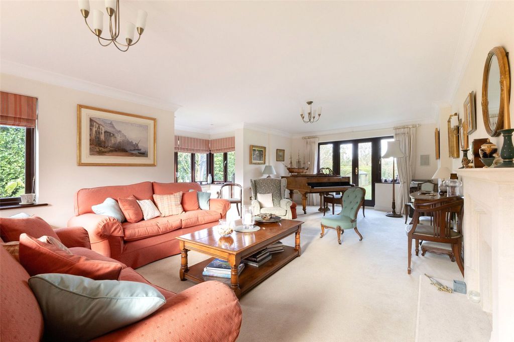 Property photo 2 of 16 Drawing Room