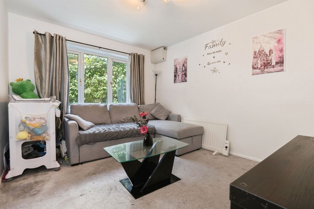 Property photo 3 of 13