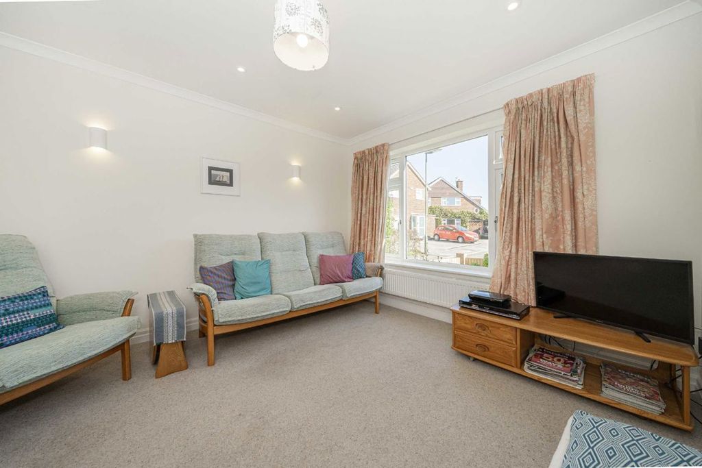 Property photo 2 of 9