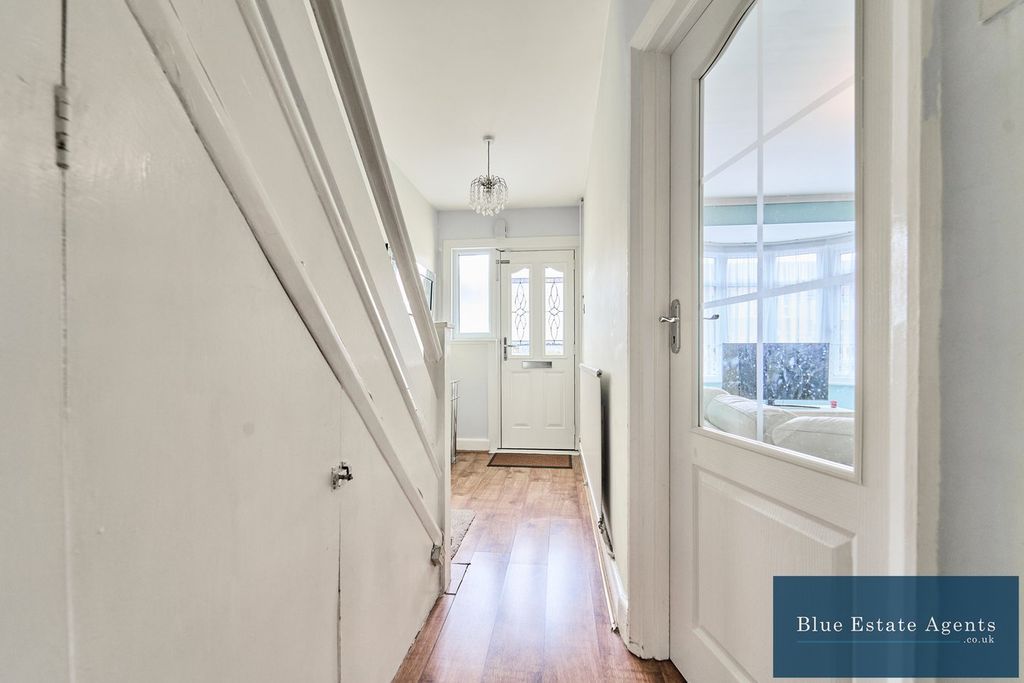 Property photo 3 of 26 Entrance