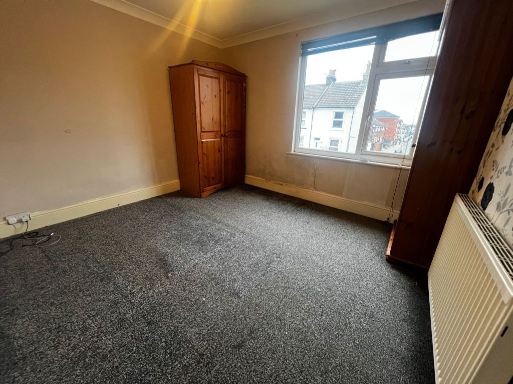 Property photo 3 of 8