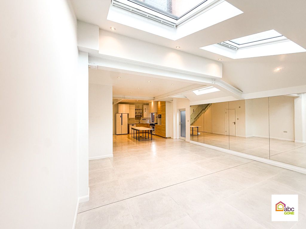 Property photo 2 of 38
