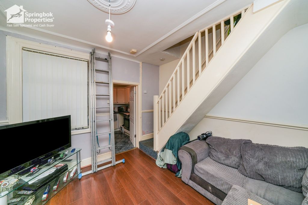 Property photo 3 of 8 2