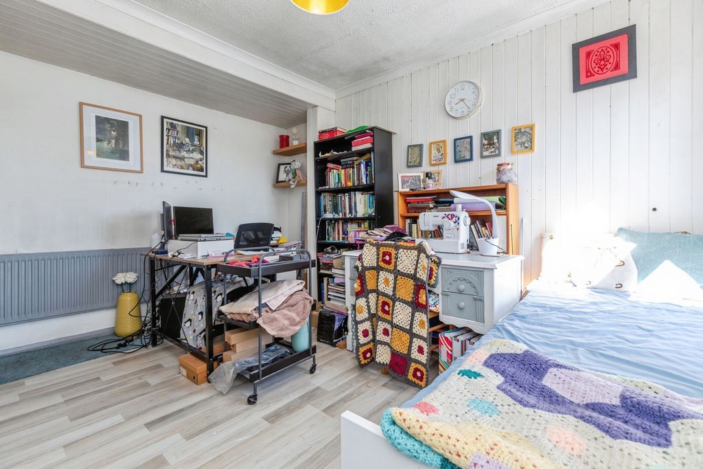 Property photo 3 of 16 Pbox-Img.Jpg