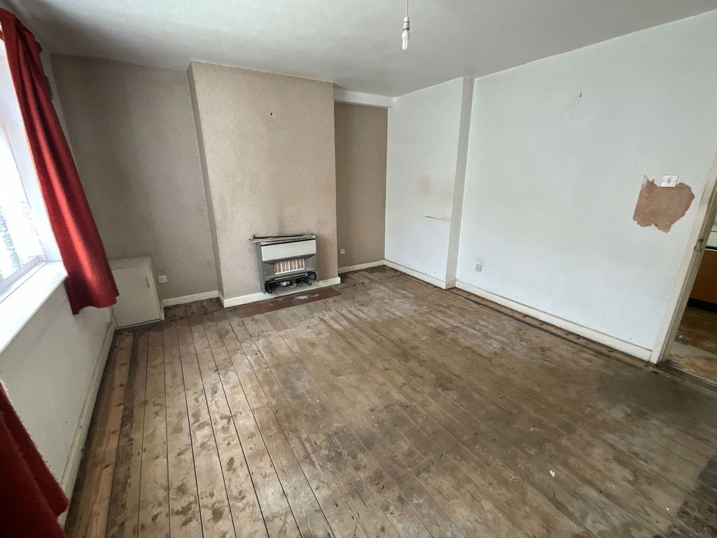 Property photo 2 of 11