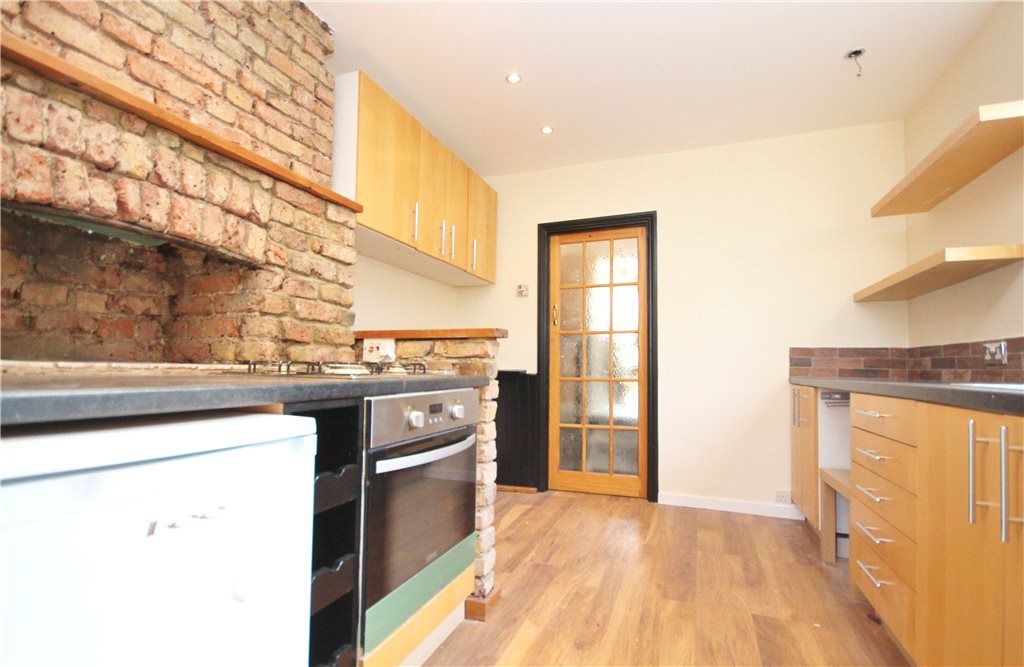 Property photo 3 of 8 Kitchen