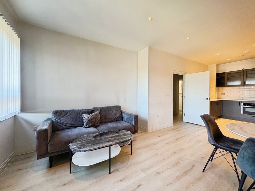 Property photo 3 of 7 Pbox-Img.Jpg