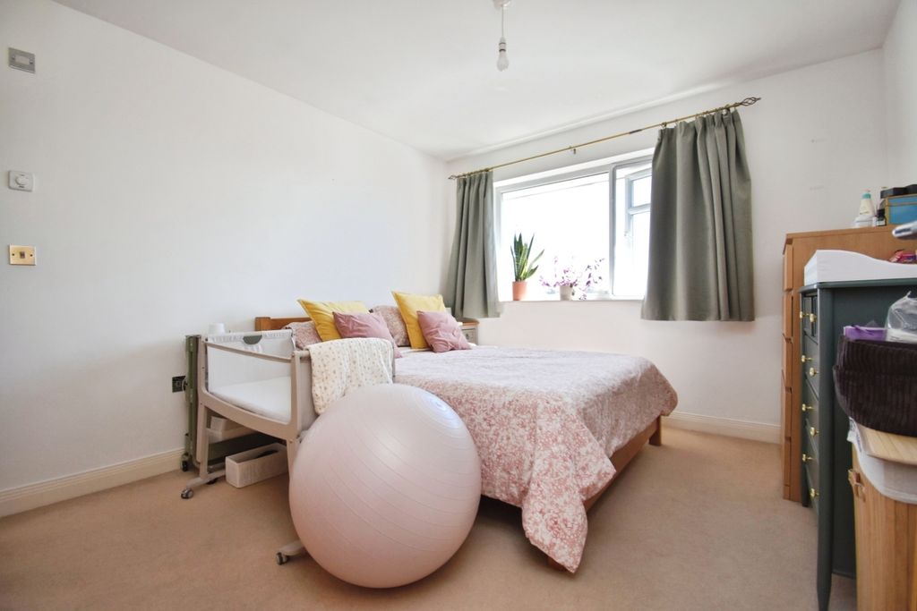 Property photo 3 of 7 A54655c8-Dsc_0482