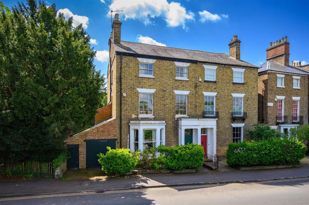 Property photo 1 of 30 38 Hilmorton Road-3.Jpg