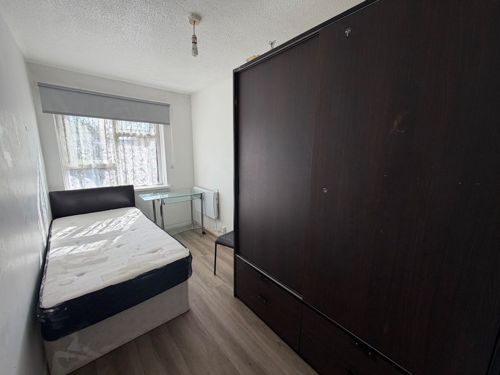 Property photo 1 of 4