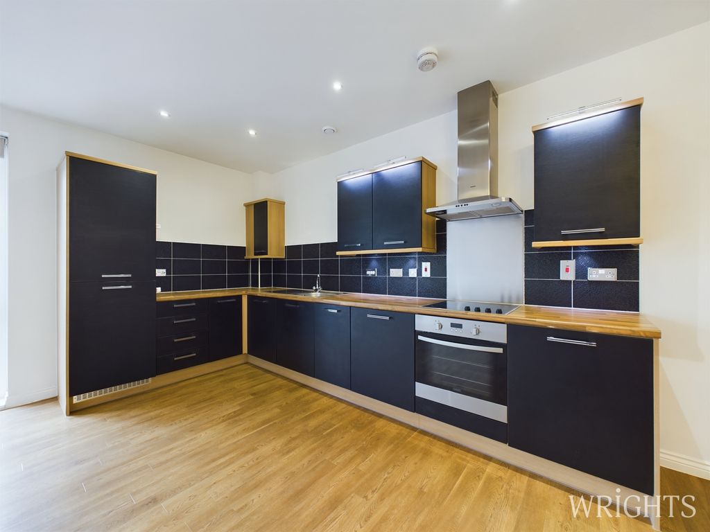 Property photo 3 of 11 Cam02796G0-Pr0276-Still012