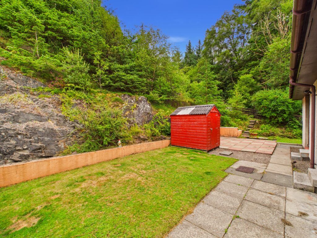 Property photo 2 of 27