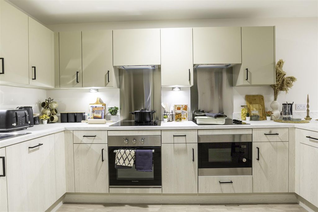 Property photo 2 of 23