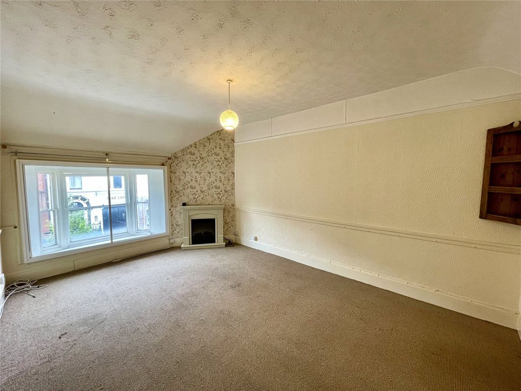 Property photo 2 of 8 Picture No. 24