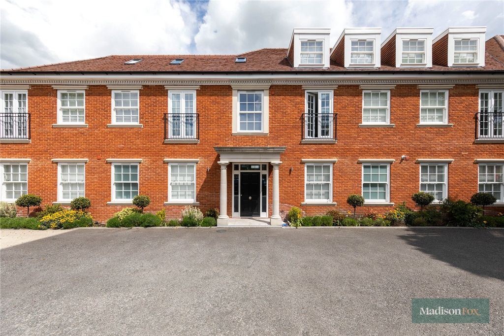 Additional image 15 of 1 bed flat for saleManor Road, Chigwell, Essex IG7