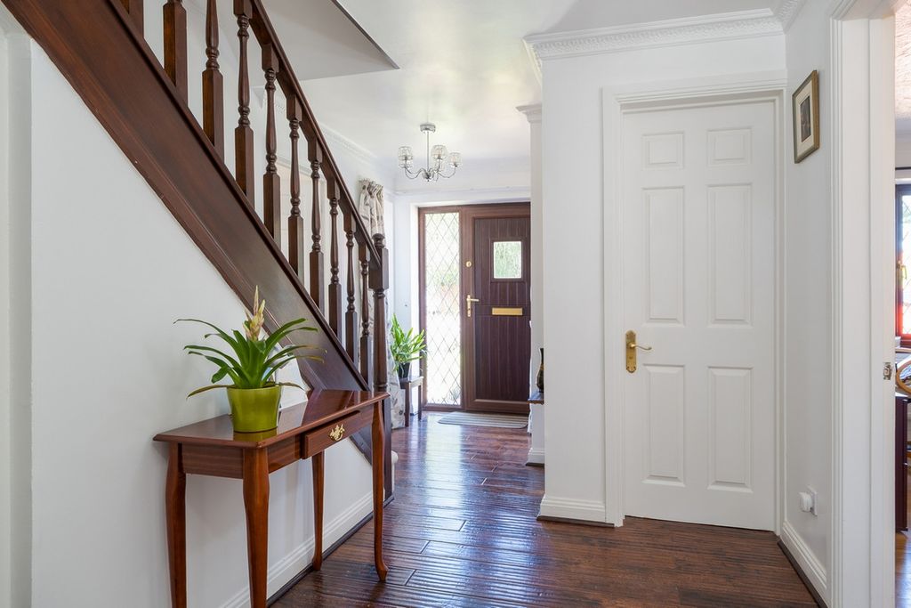 Property photo 2 of 34