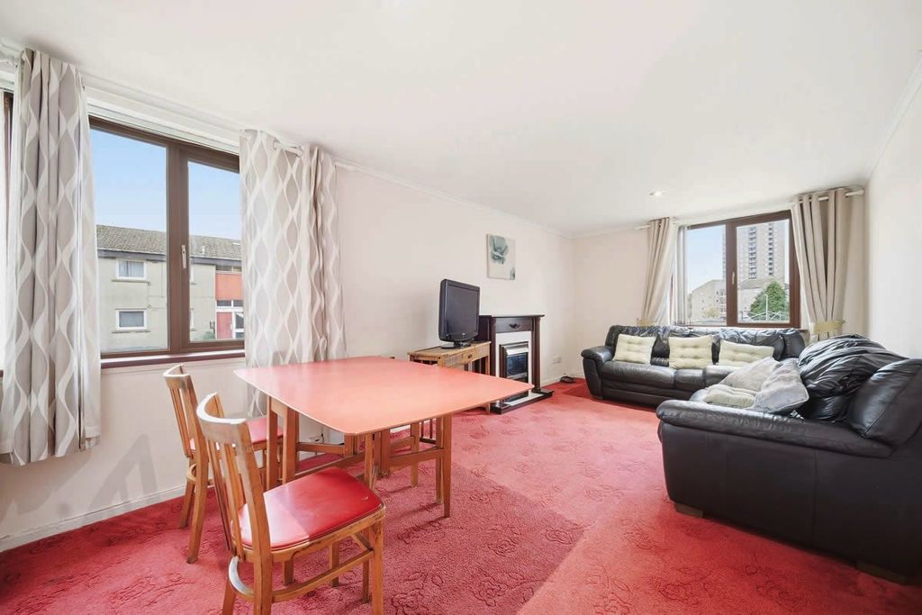 Property photo 2 of 9