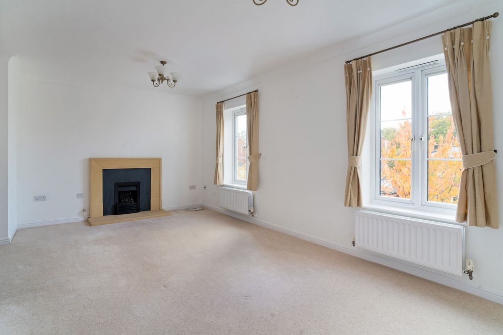 Property photo 2 of 11