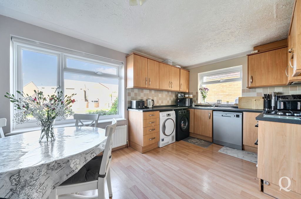 Property photo 2 of 22 4E0A29c8-c0F6-4Cb...