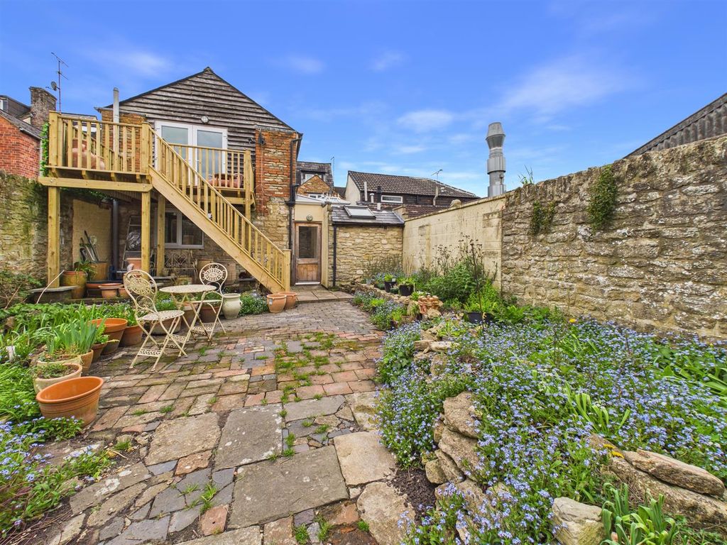 Property photo 1 of 13 Cam04764G0-Pr0180-Still020.Jpg