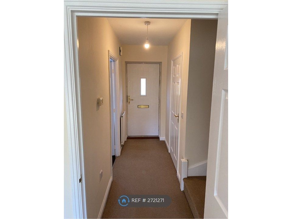 Property photo 3 of 12 Hallway