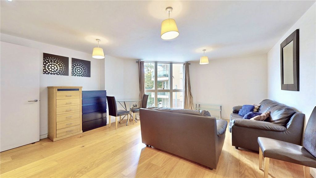 Property photo 2 of 14 Picture No. 15