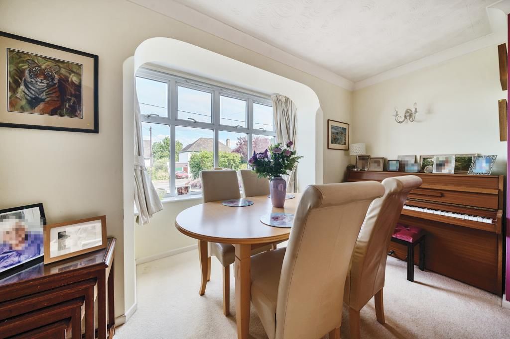 Property photo 3 of 11 Dining