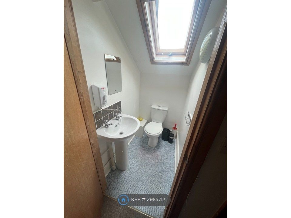 Property photo 3 of 6