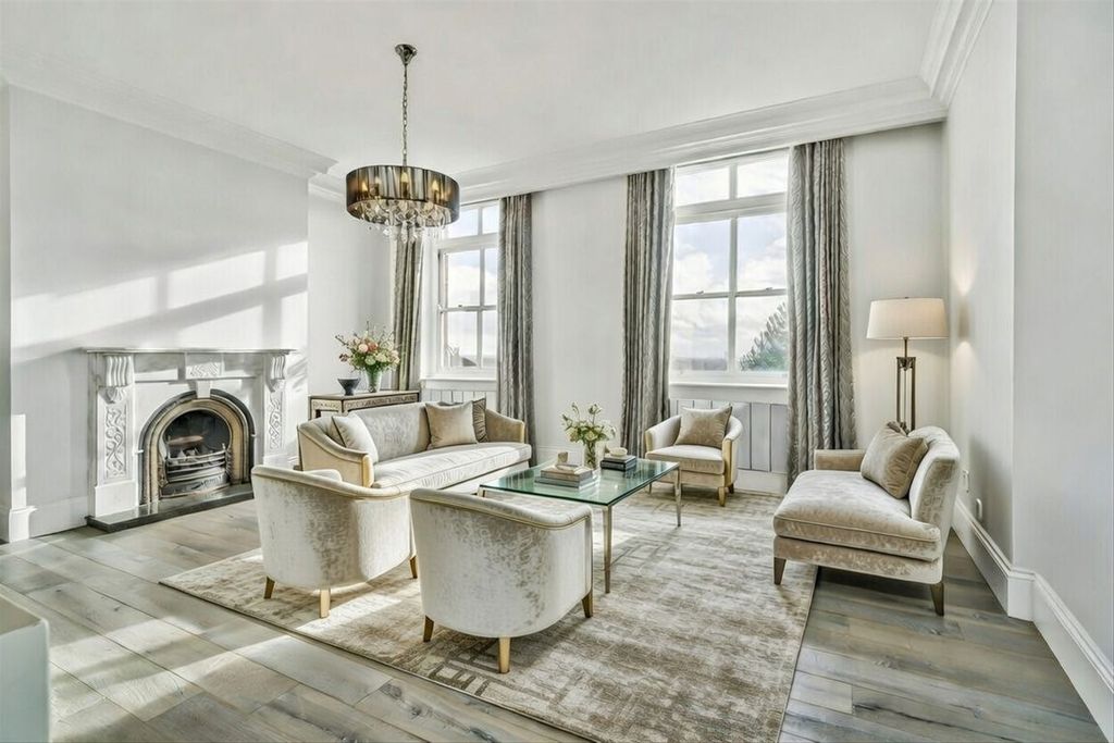 Property photo 2 of 9