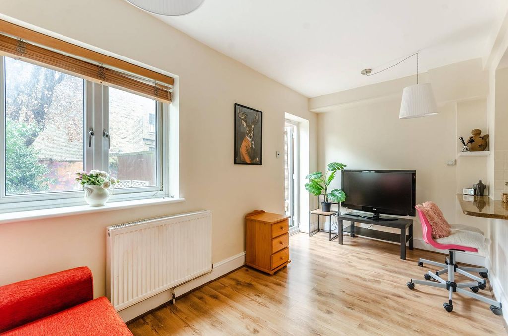 Property photo 2 of 9