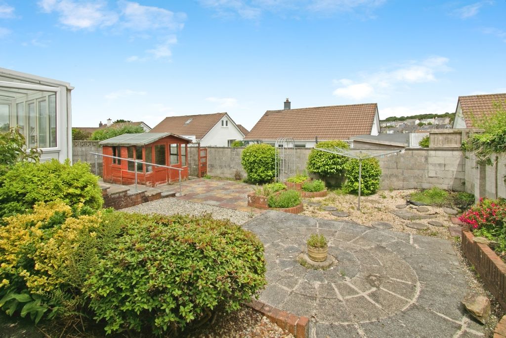 Property photo 2 of 9 Rear