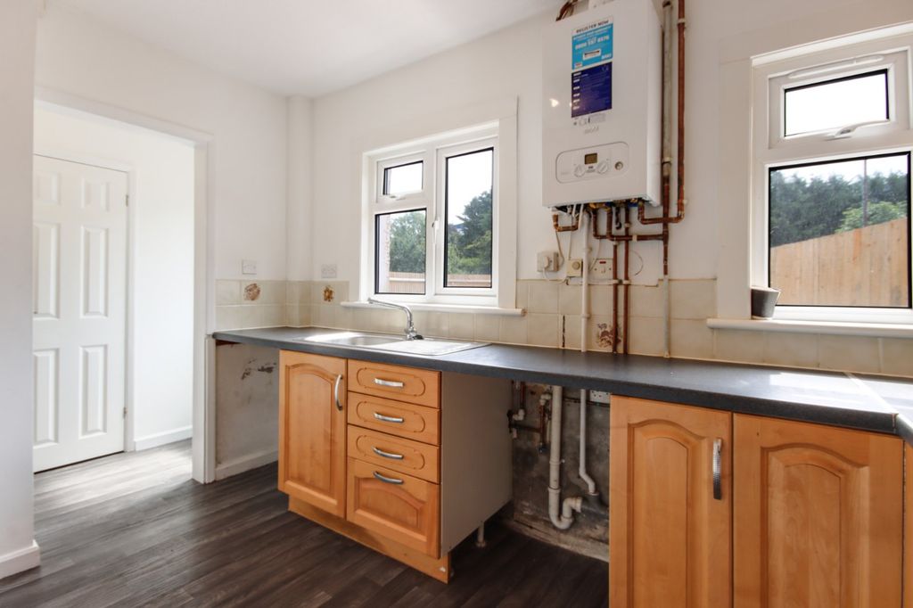 Property photo 3 of 13 Kitchen