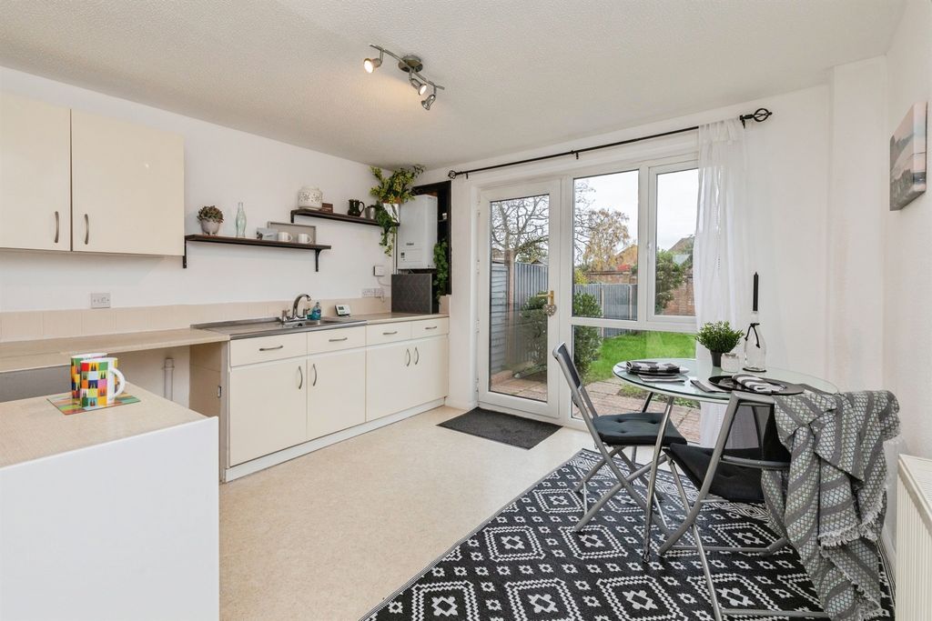 Property photo 3 of 17