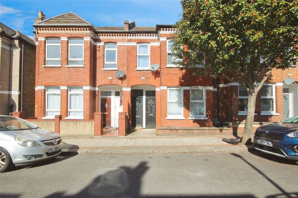 Property photo 1 of 16 Exterior
