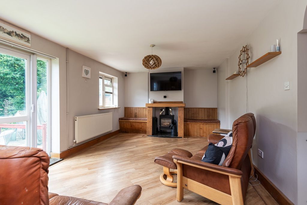 Property photo 3 of 19