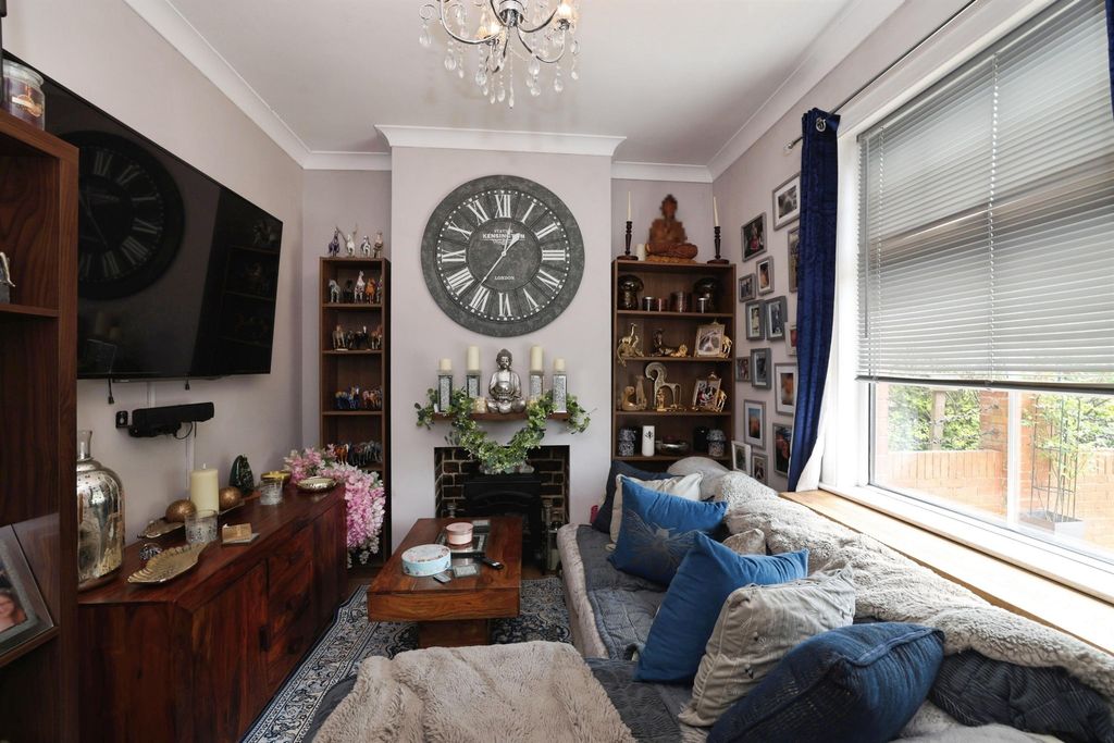 Property photo 2 of 13
