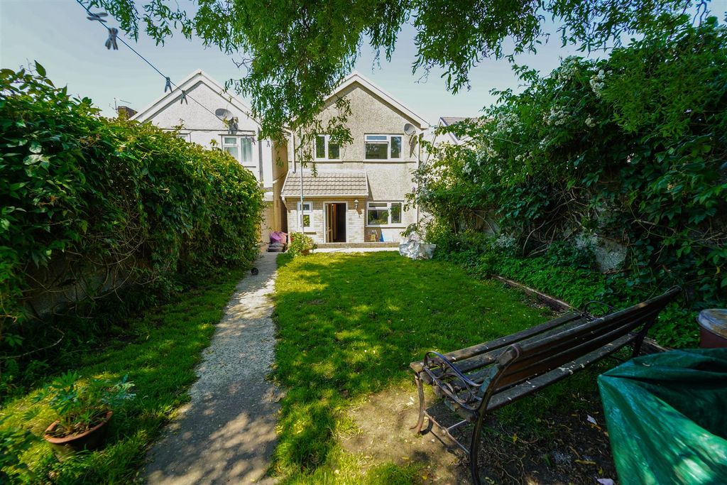 Property photo 2 of 31 Nick 2-2004.Jpg