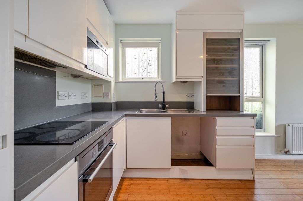 Property photo 2 of 20 Kitchen