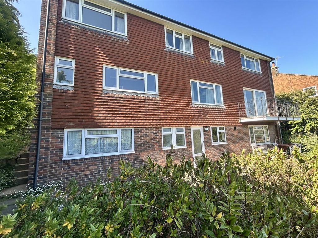 Property photo 1 of 8 01323 438506
