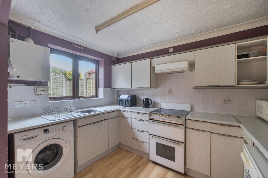 Property photo 2 of 20