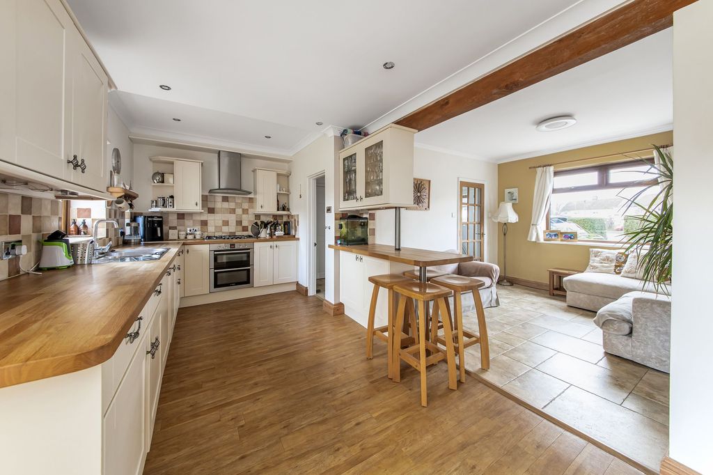 Property photo 3 of 19