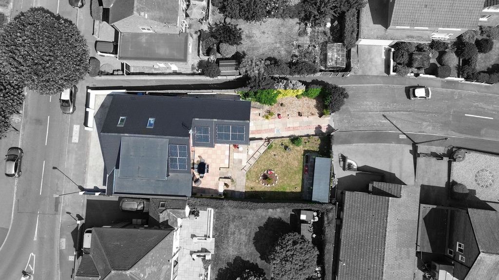 Property photo 3 of 40