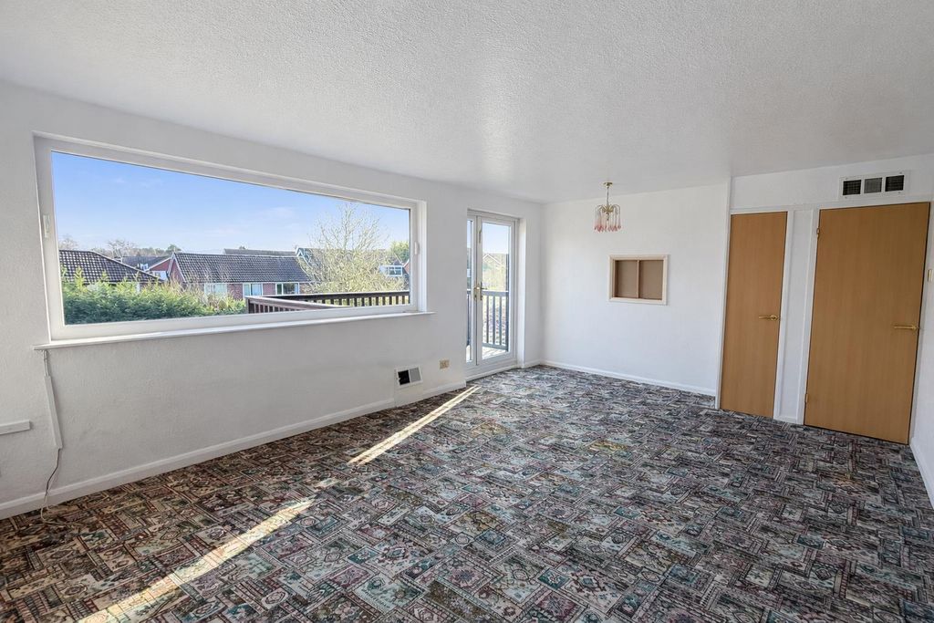 Property photo 2 of 14 Image00005.Png