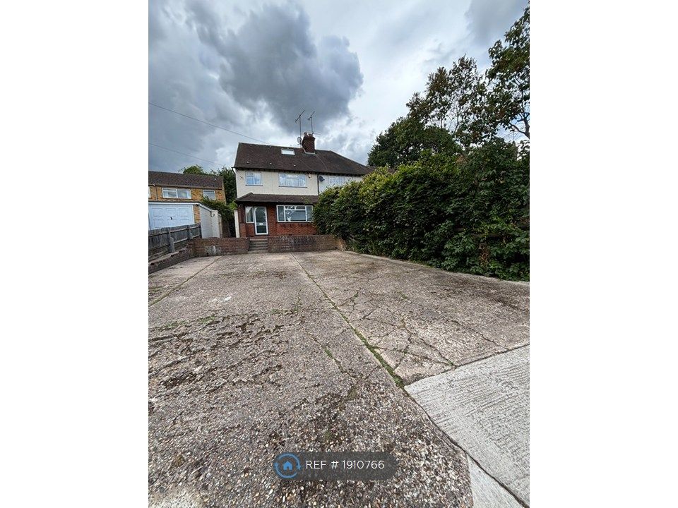 Property photo 3 of 16 Ample Parking On Large Driveway