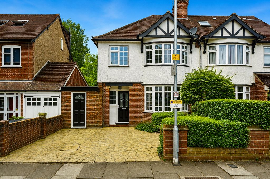 Property photo 2 of 18 Picture No. 29