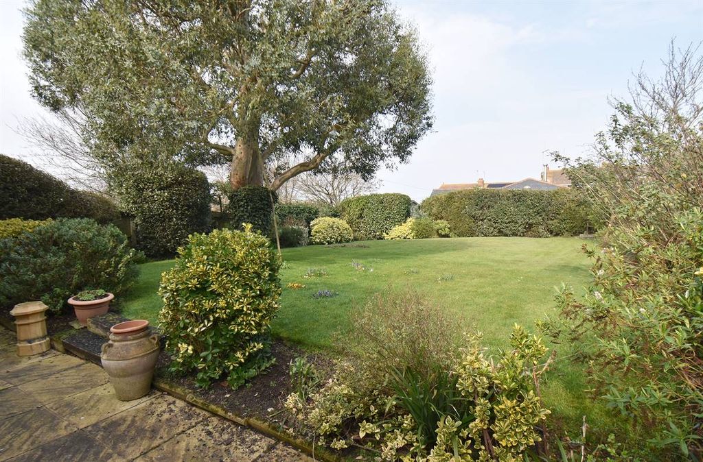 Property photo 3 of 35