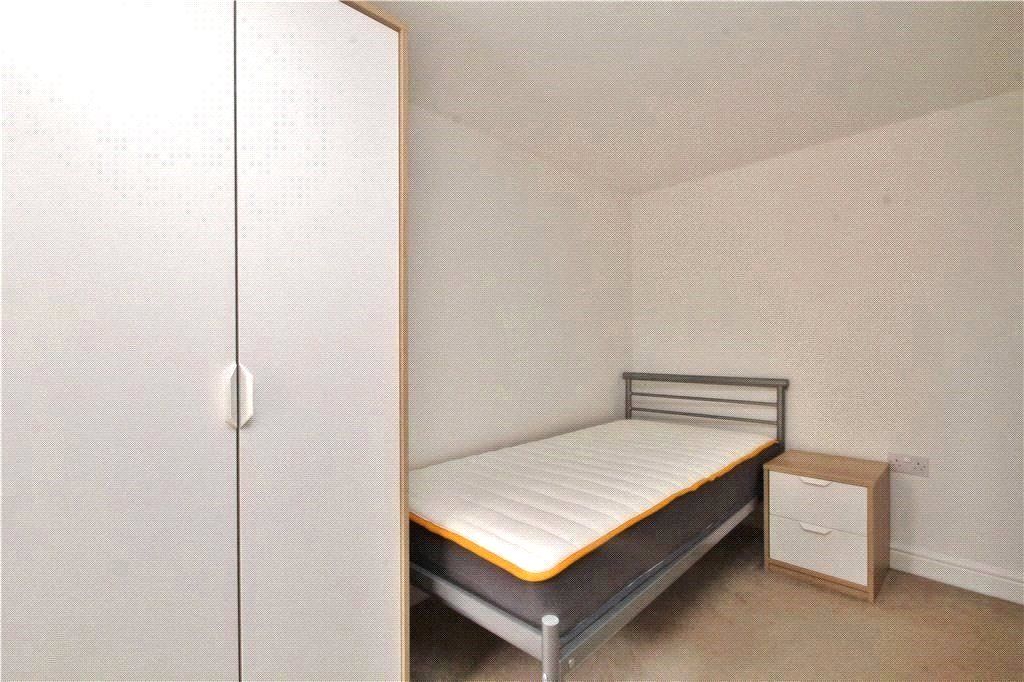 Property photo 1 of 8 Room